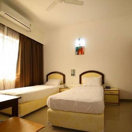 Hotel Captain Fisher Kochi Bagian luar foto