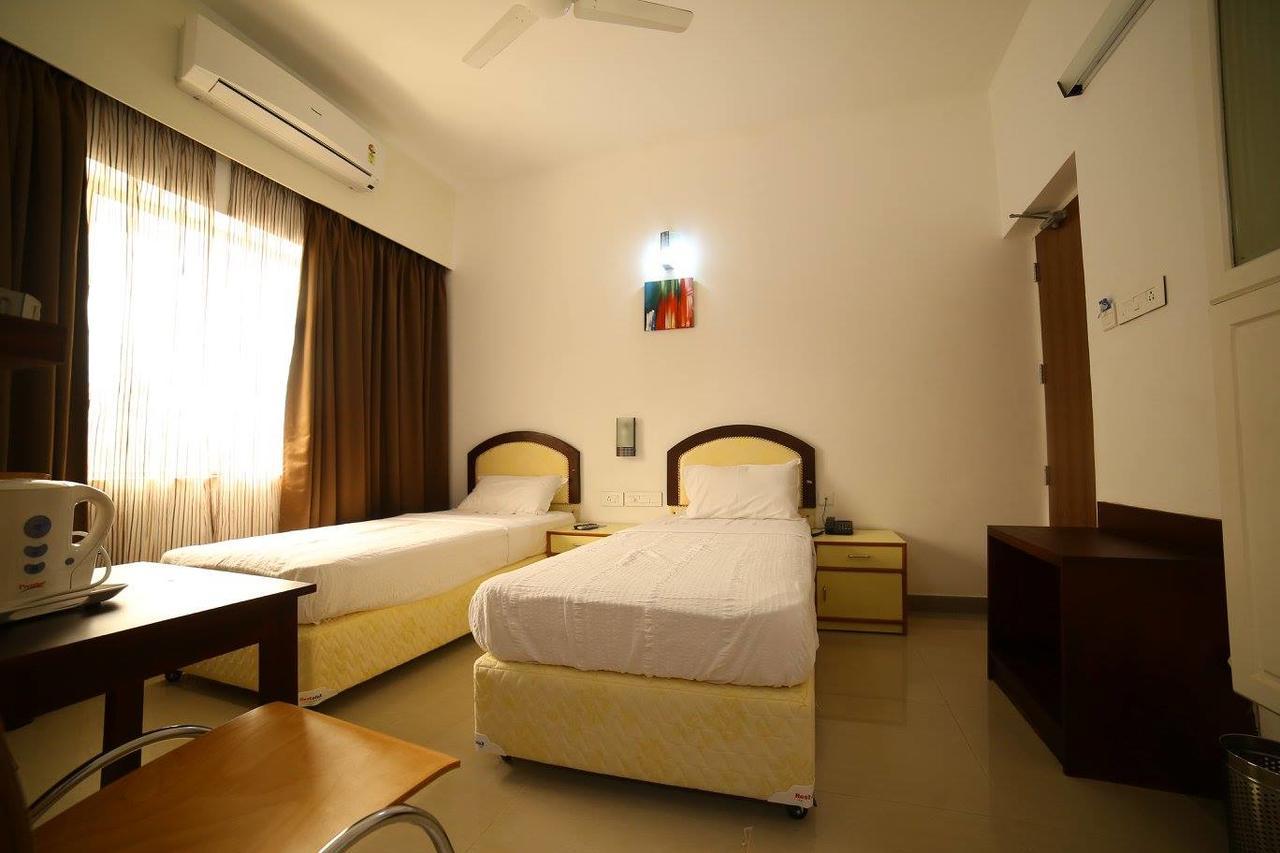 Hotel Captain Fisher Kochi Bagian luar foto