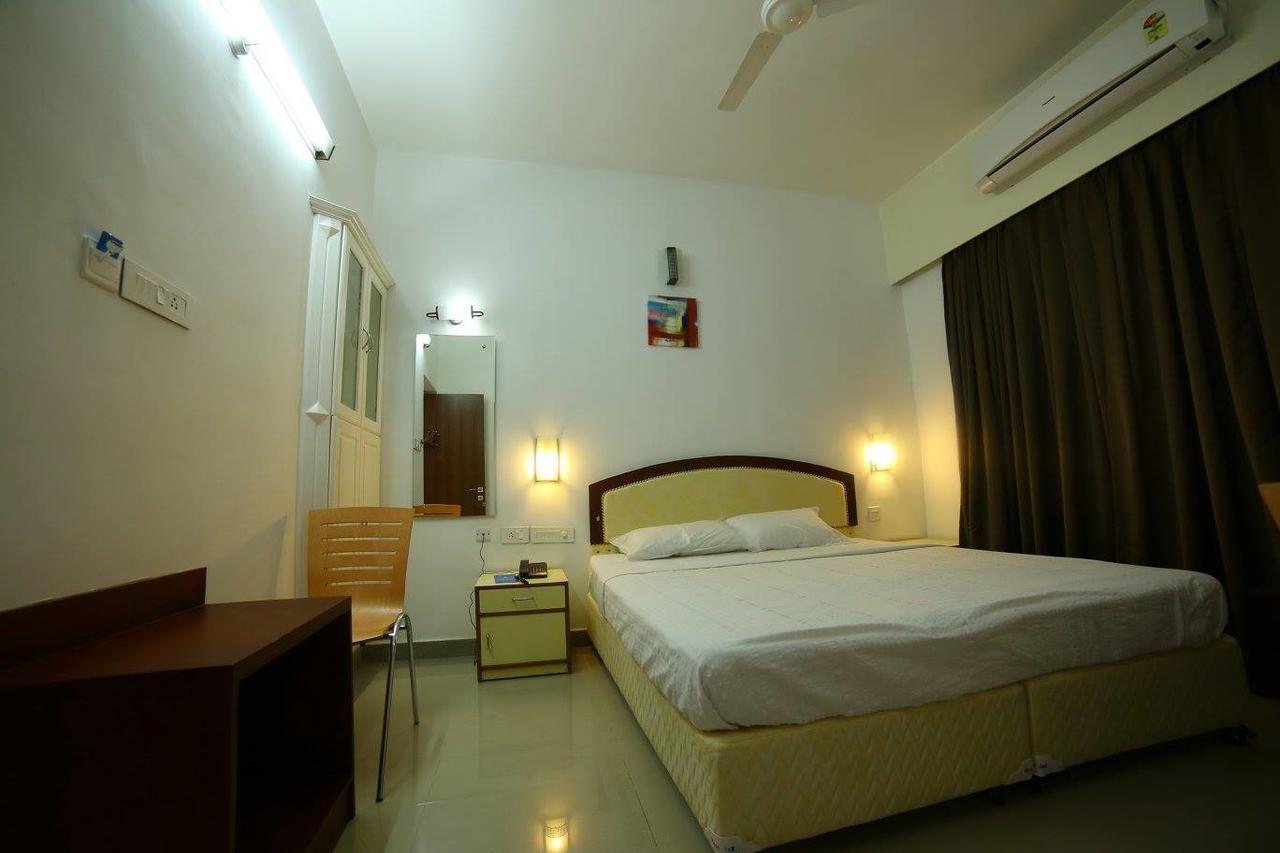 Hotel Captain Fisher Kochi Bagian luar foto