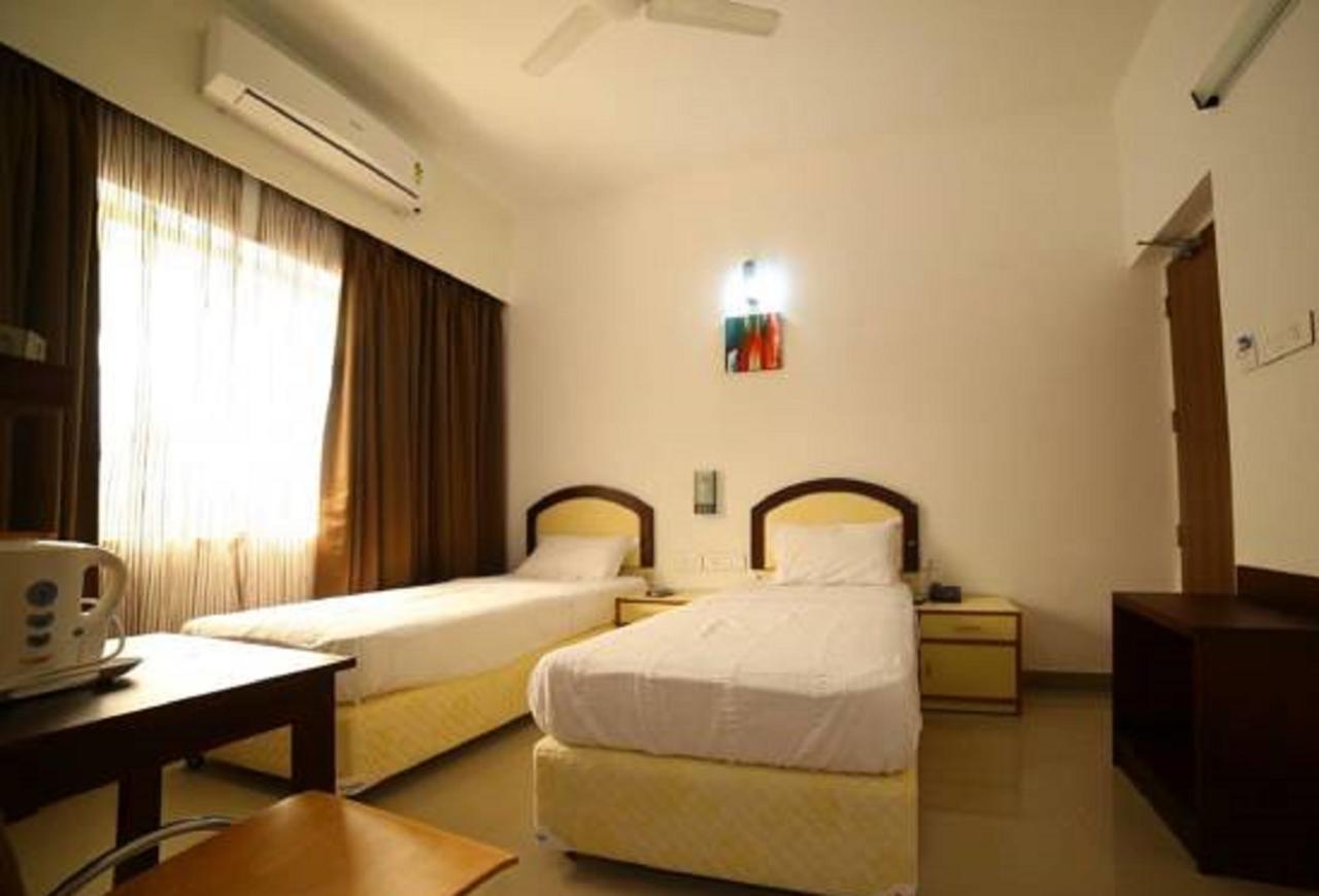 Hotel Captain Fisher Kochi Bagian luar foto